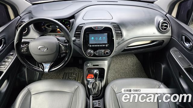 Renault Korea QM3 — interior