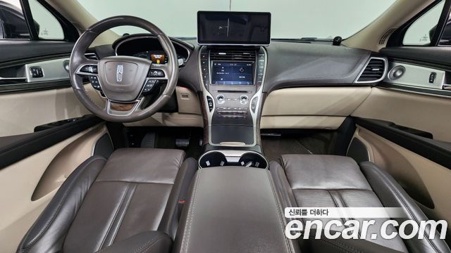Lincoln Nautilus — interior