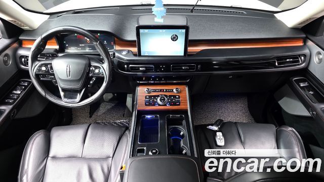 Lincoln Aviator — interior
