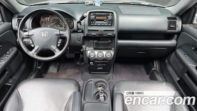 Honda CR-V — interior