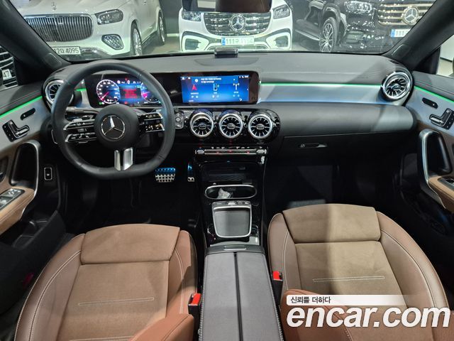 Mercedes-Benz CLA-Class — interior