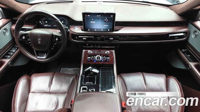 Lincoln Aviator — interior