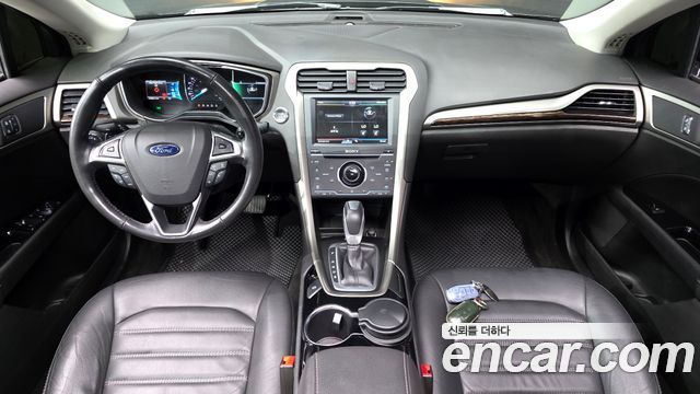Ford Fusion — interior