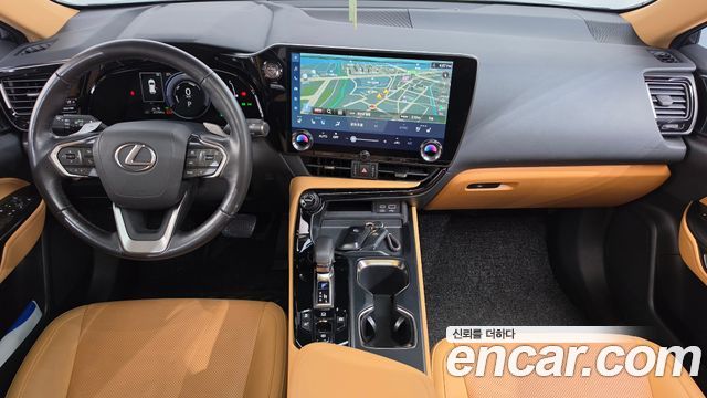 Lexus NX — interior
