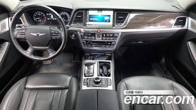 Genesis G80 — interior