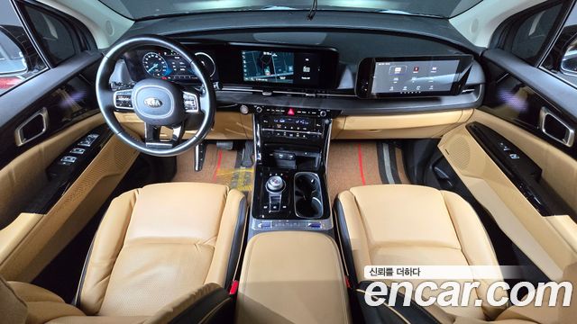 Kia Carnival — interior