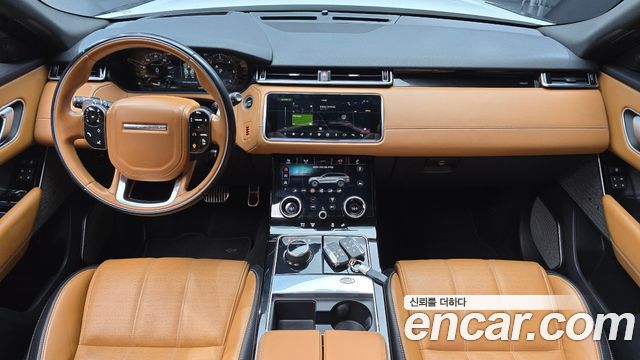 Land Rover Range Rover Velar — interior