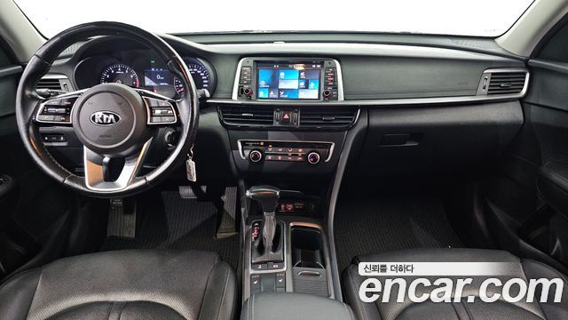 Kia K5 — interior