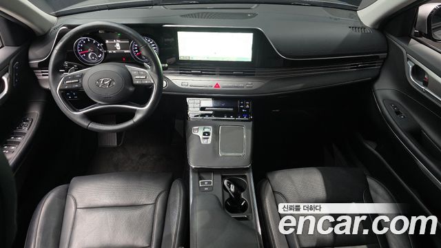 Hyundai Grandeur — interior