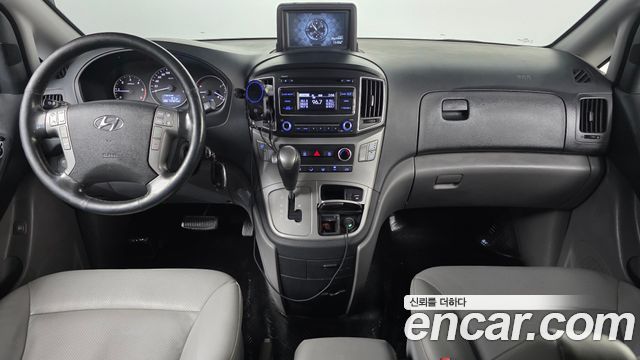 Hyundai Starex — interior