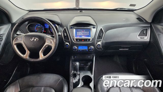 Hyundai Tucson — interior
