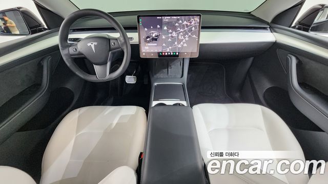 Tesla Model Y — interior