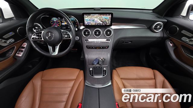 Mercedes-Benz GLC-Class — interior