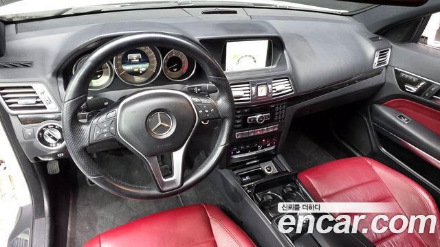 Mercedes-Benz E-Class — interior