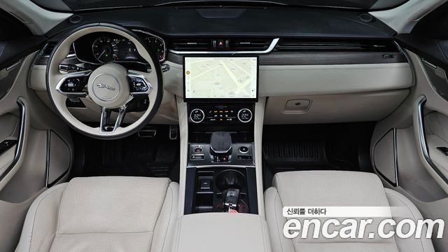 Jaguar F-Pace — interior