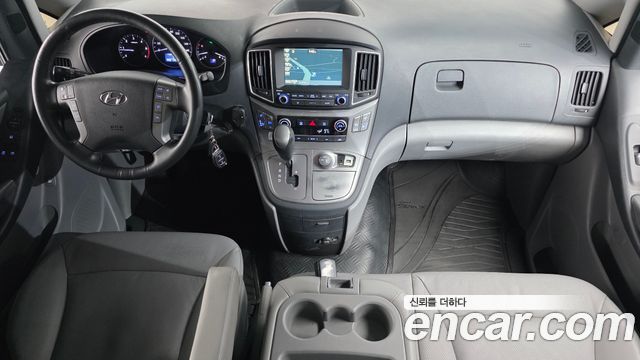 Hyundai Starex — interior