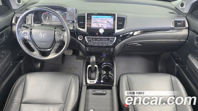 Honda Pilot — interior