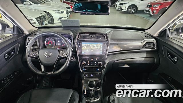 KG Mobility Tivoli — interior