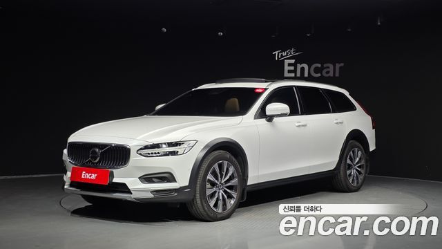 Volvo V90 — exterior