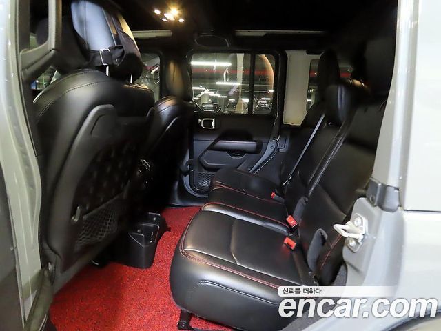 Jeep Wrangler — interior