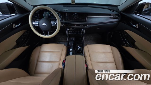 Kia K7 — interior