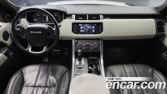 Land Rover Range Rover Sport — interior