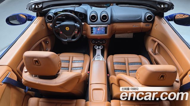Ferrari California — interior