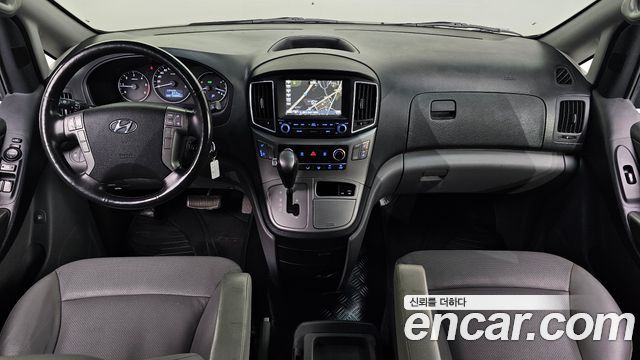 Hyundai Starex — interior