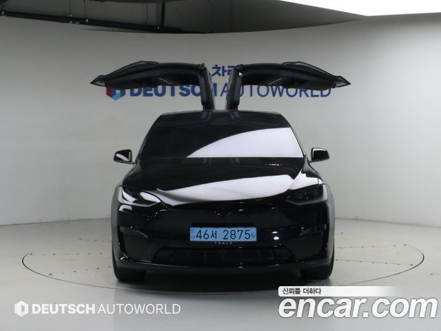 Tesla Model X — exterior