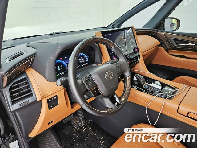 Toyota Alphard — interior