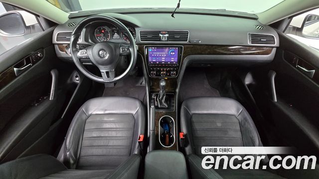 Volkswagen Passat — interior