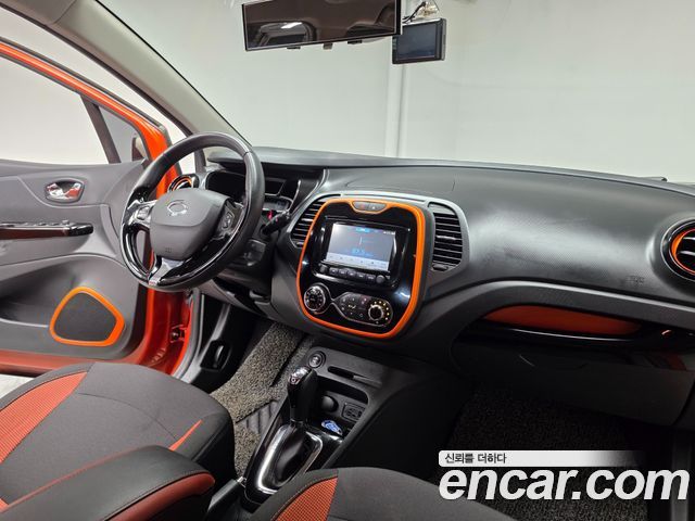 Renault Korea QM3 — interior