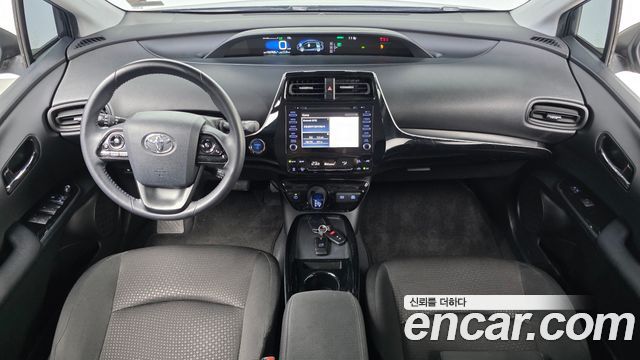 Toyota Prius — interior