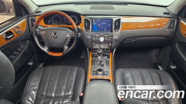 Hyundai Equus — interior
