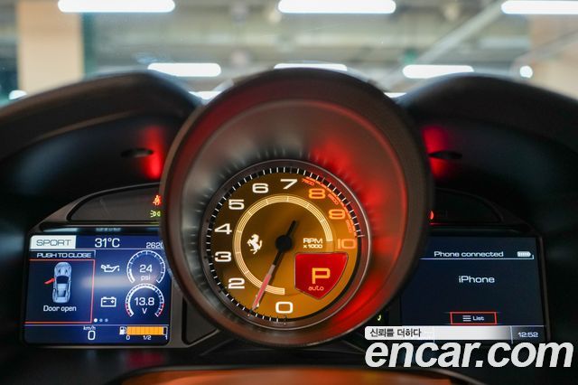 Ferrari Portofino — interior