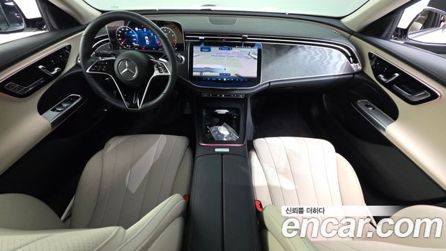Mercedes-Benz E-Class — interior
