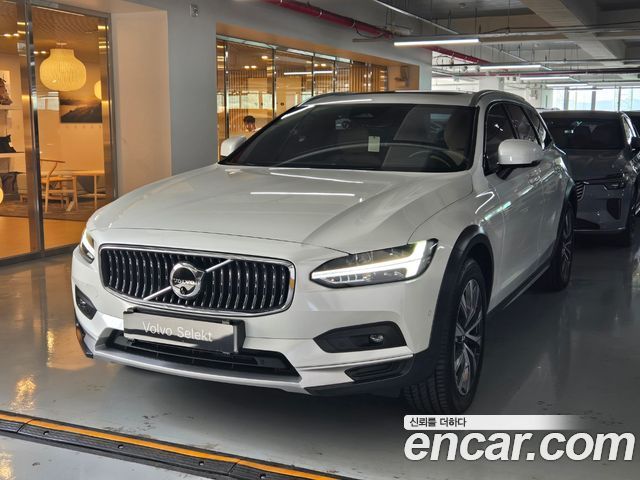 Volvo V90 — exterior