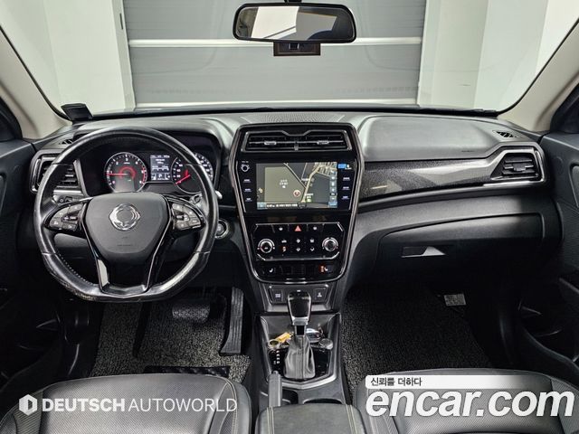 KG Mobility Tivoli — interior