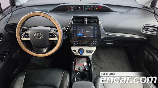 Toyota Prius — interior