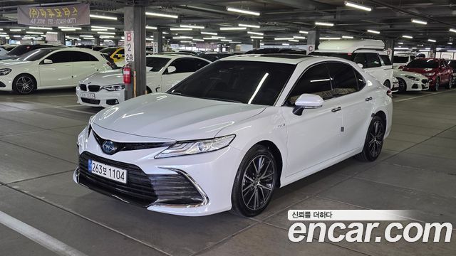 Toyota Camry — exterior