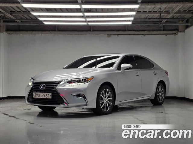 Lexus ES — exterior