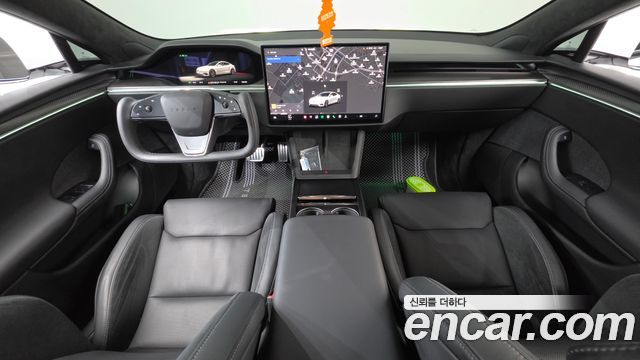 Tesla Model S — interior