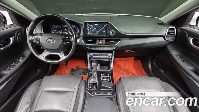 Hyundai Grandeur — interior