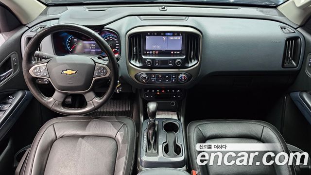 Chevrolet Korea Colorado — interior