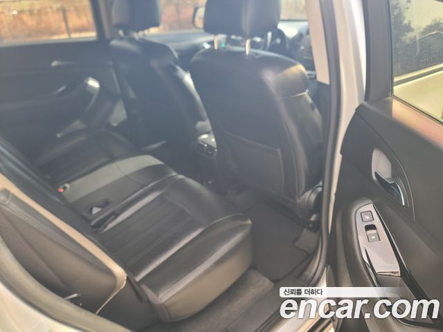 Chevrolet Korea Orlando — interior
