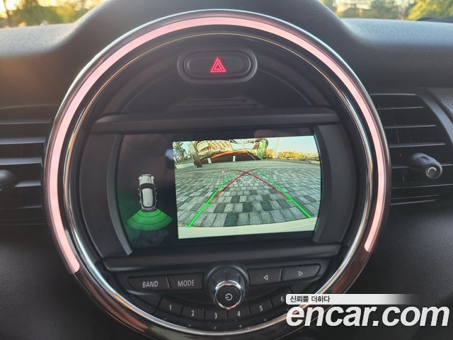 MINI Cooper — interior