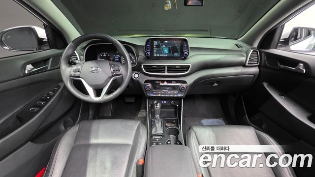 Hyundai Tucson — interior