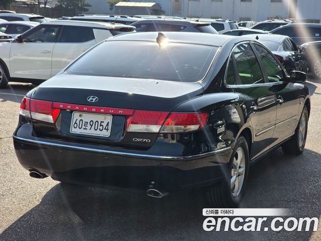 Hyundai Grandeur — interior