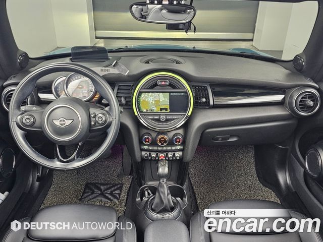 MINI Cooper Convertible — interior
