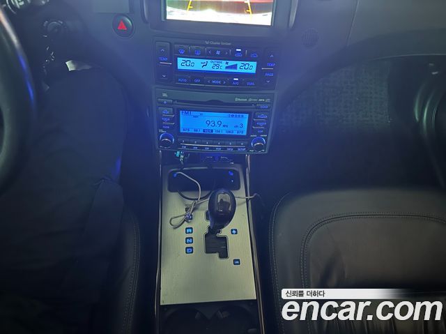Hyundai Grandeur — interior